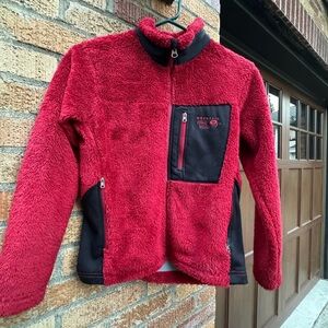 Mountain hardware red fleece